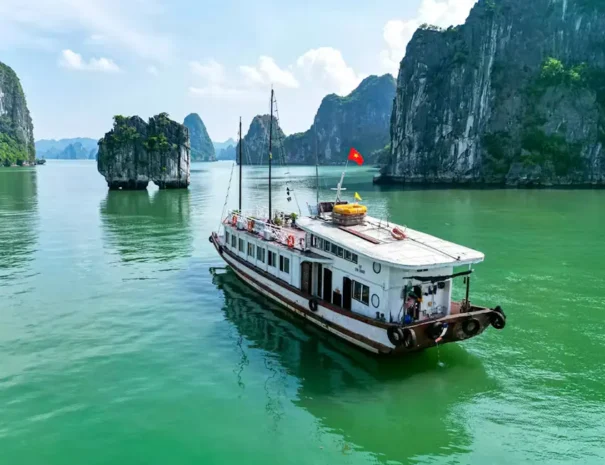Ha Long Bay cruise Vietnam tour package 5N 6D