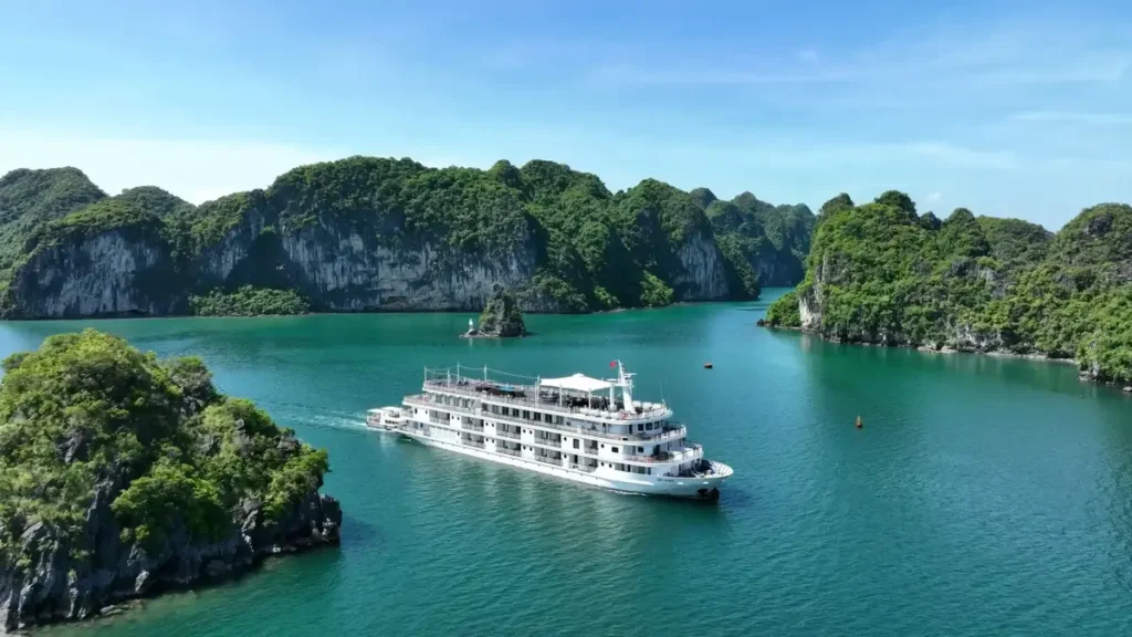 Vietnam tour package 8 days Halong Bay cruise