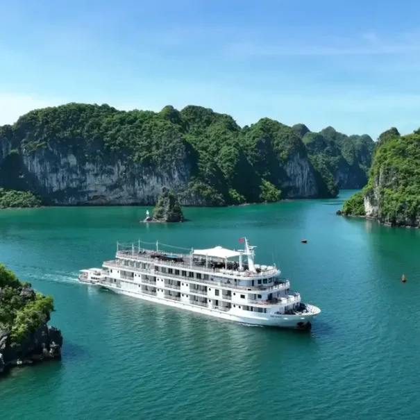 Vietnam tour package 8 days Halong Bay cruise