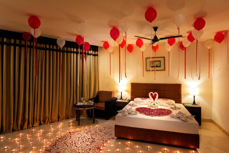 Romantic Dining & Decor