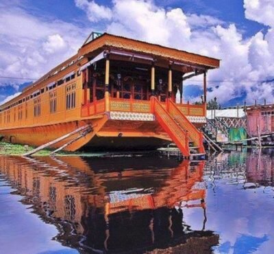 Amina Houseboat